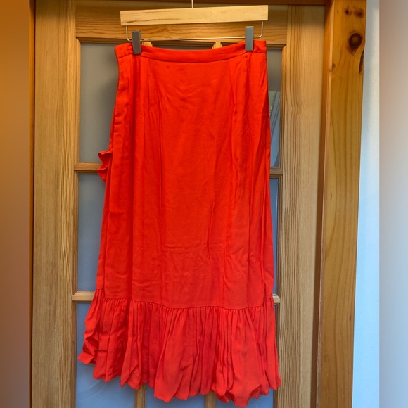 H&M Ruffled Wrap Skirt - Picture 5 of 6